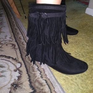 Fringe boots